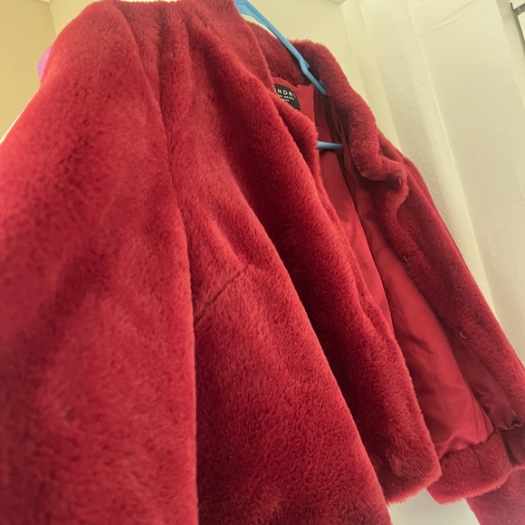 Just in time for winter ❄️ Womens fuzzy fur like half length coat - Picture 1 of 4